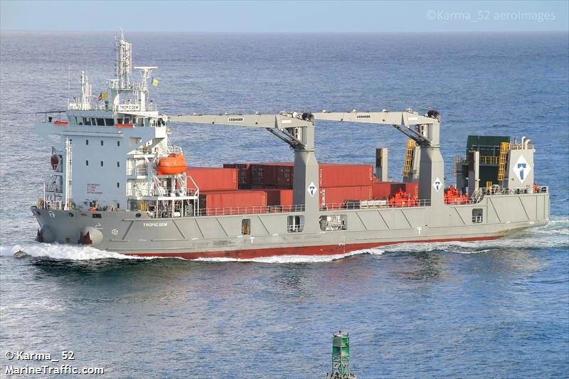 tropic gem (Container Ship) - IMO 9809930, MMSI 377901110, Call Sign J8QY2 under the flag of St Vincent & Grenadines