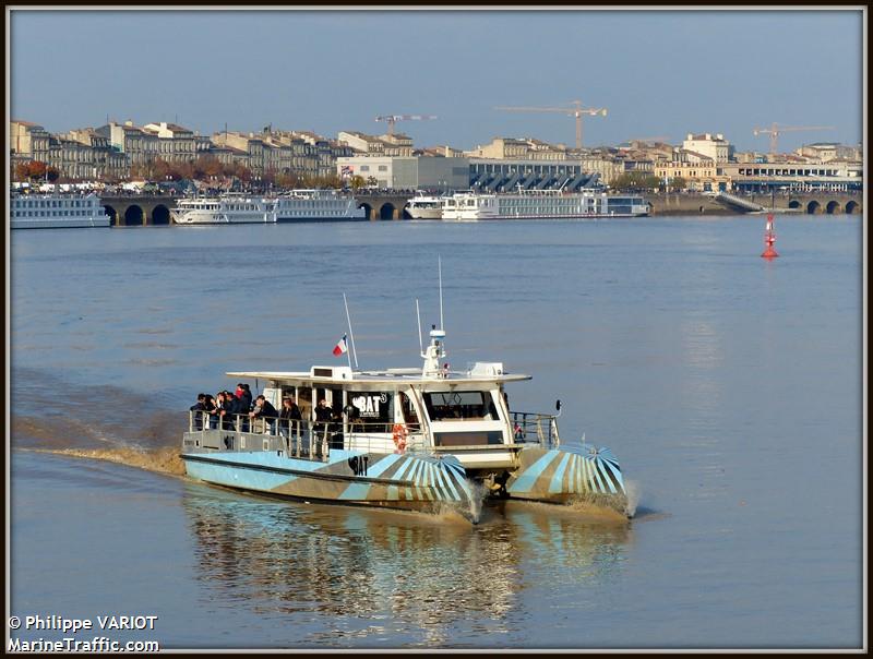 lhirondelle (Passenger ship) - IMO , MMSI 226010950, Call Sign FM6291 under the flag of France