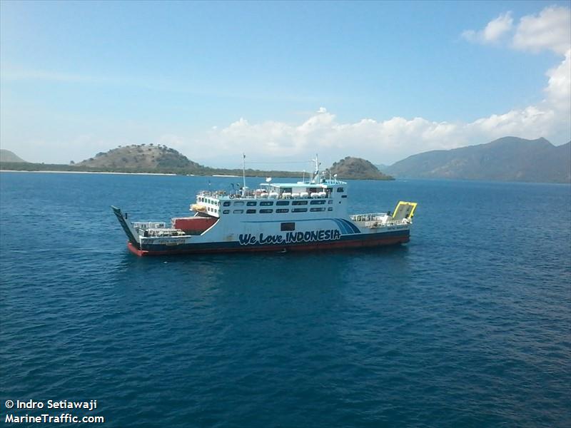 kmp.marisa nusantara (Passenger/Ro-Ro Cargo Ship) - IMO 7603344, MMSI 525002062, Call Sign YHEG under the flag of Indonesia