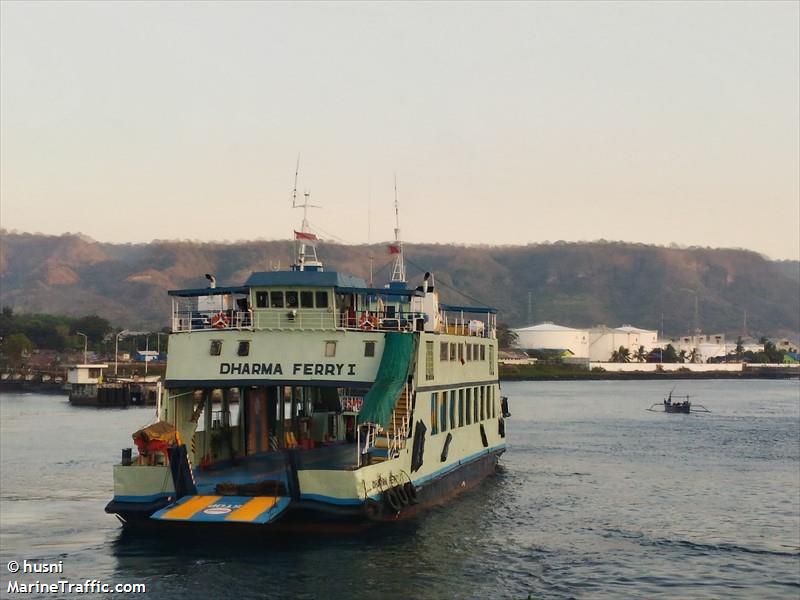 dharma ferry 1 (Passenger/Ro-Ro Cargo Ship) - IMO 8610332, MMSI 525005322, Call Sign YEAZ under the flag of Indonesia