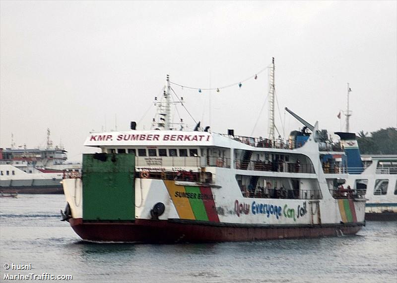 kmp sumber berkat 1 (Passenger/Ro-Ro Cargo Ship) - IMO , MMSI 525021371, Call Sign PLVZ under the flag of Indonesia