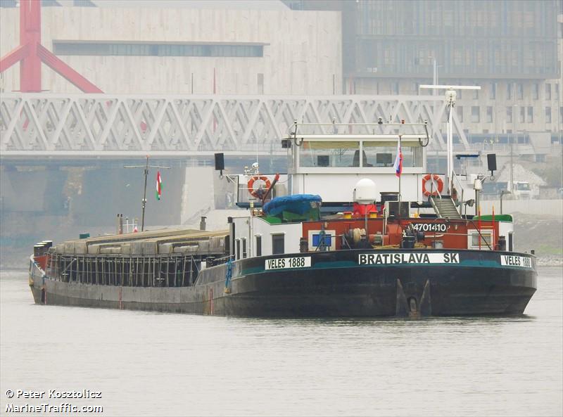 veles (Cargo ship) - IMO , MMSI 267131314, Call Sign OMMN under the flag of Slovakia