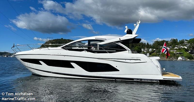 the predator (Pleasure craft) - IMO , MMSI 259016400, Call Sign LFYO under the flag of Norway