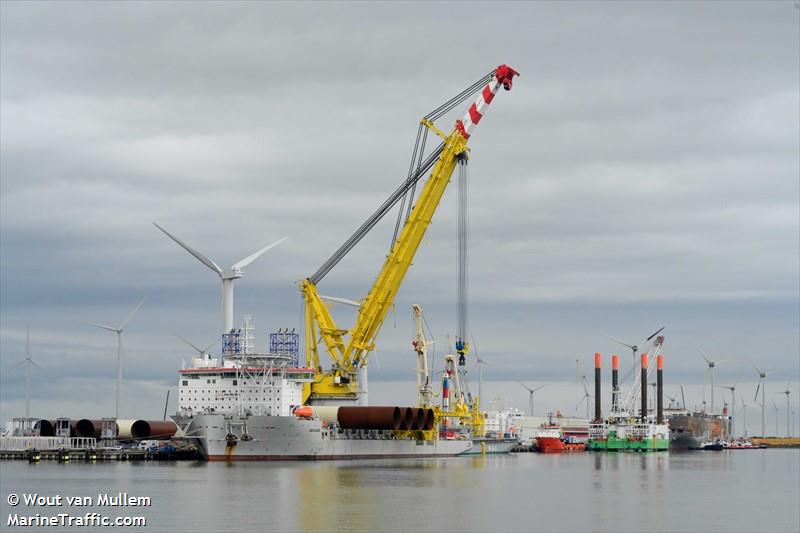 zhao shang 233 (Crane Ship) - IMO 9911032, MMSI 253726000, Call Sign LXLE under the flag of Luxembourg