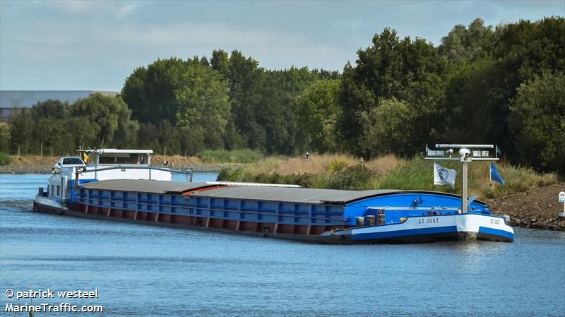 st just (Cargo ship) - IMO , MMSI 205232890, Call Sign OT2328 under the flag of Belgium