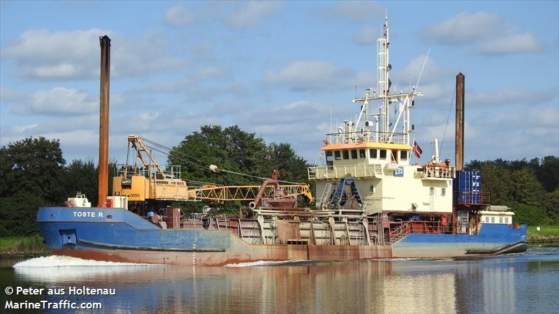 toste r (Hopper Dredger) - IMO 9042087, MMSI 219000615, Call Sign OVPK under the flag of Denmark