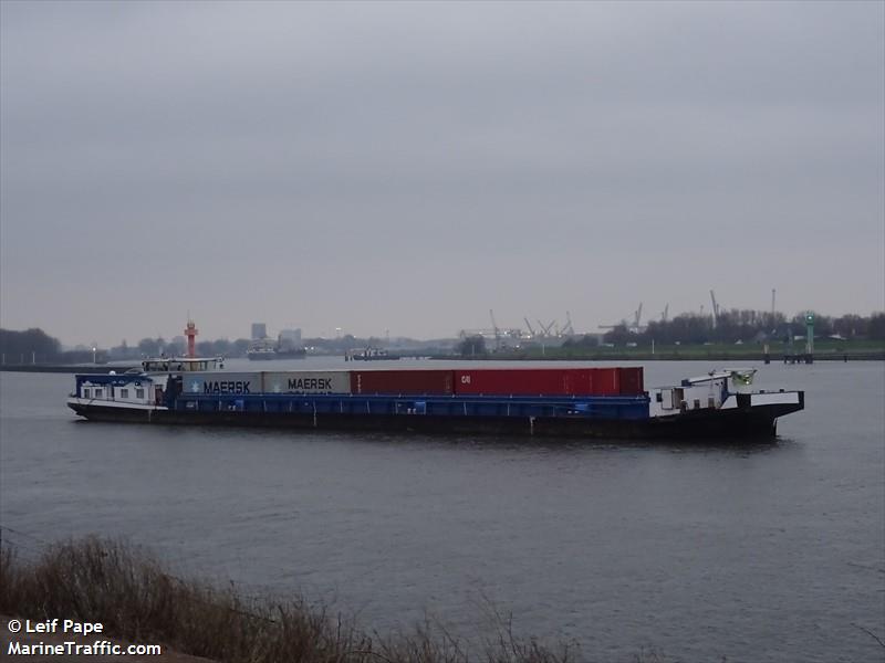 esmee (Cargo ship) - IMO , MMSI 244110512, Call Sign PE3964 under the flag of Netherlands