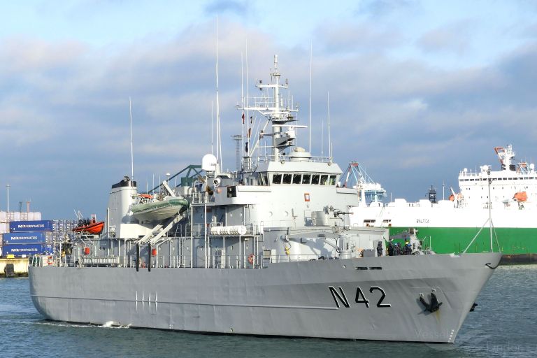 ltu warship n42 (Military ops) - IMO , MMSI 277005000, Call Sign LYPM under the flag of Lithuania