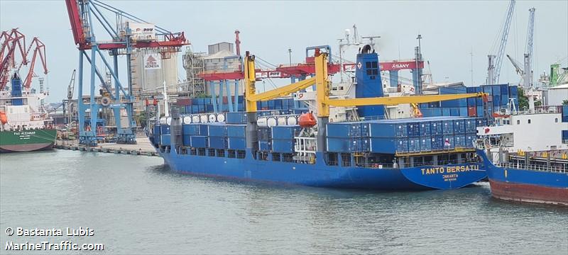 tanto bersatu (Container Ship) - IMO 9035515, MMSI 525013016, Call Sign POBV under the flag of Indonesia