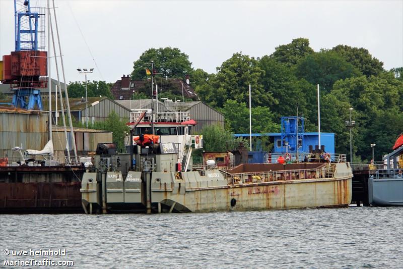 wadden 2 (Motor Hopper) - IMO 8954659, MMSI 211882200, Call Sign DCLZ2 under the flag of Germany