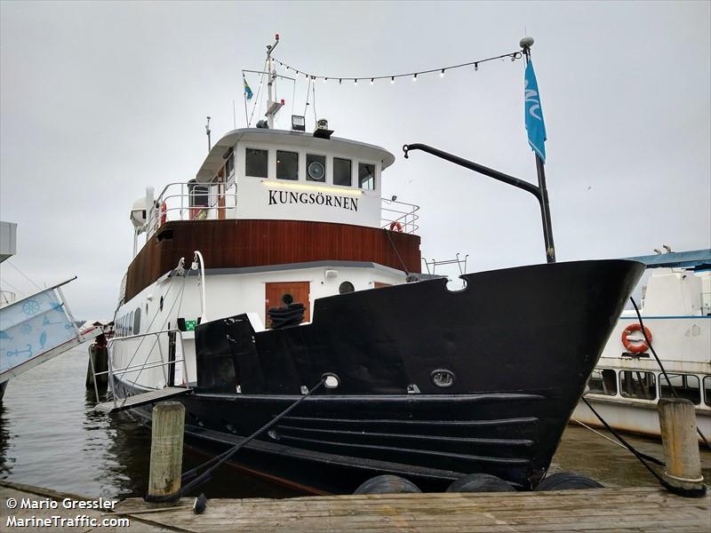 kungsornen (Port tender) - IMO , MMSI 265044350, Call Sign SBQT under the flag of Sweden