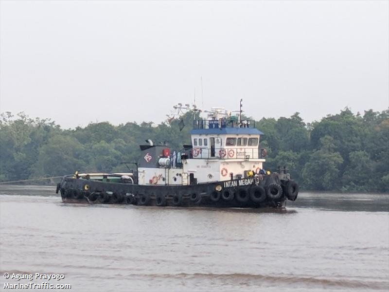 tb intan megah 3 (Tug) - IMO 9379507, MMSI 525006026, Call Sign YDA4556 under the flag of Indonesia