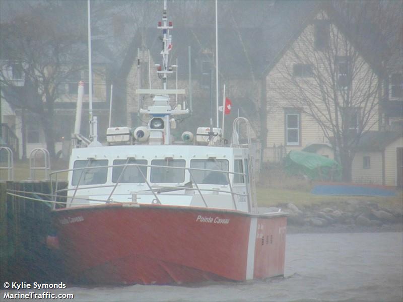 ccgc pointe caveau (-) - IMO , MMSI 316003811, Call Sign CGVH under the flag of Canada