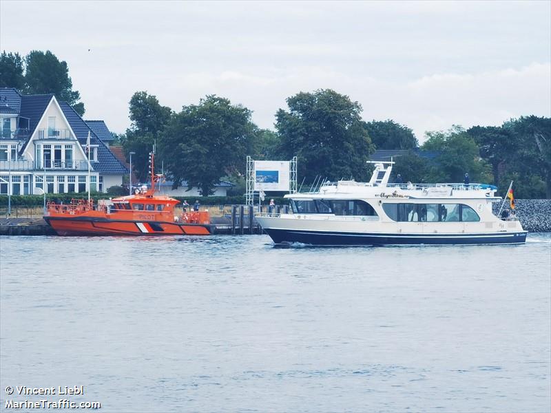 carpe diem (Passenger ship) - IMO , MMSI 211889210, Call Sign DA3308 under the flag of Germany