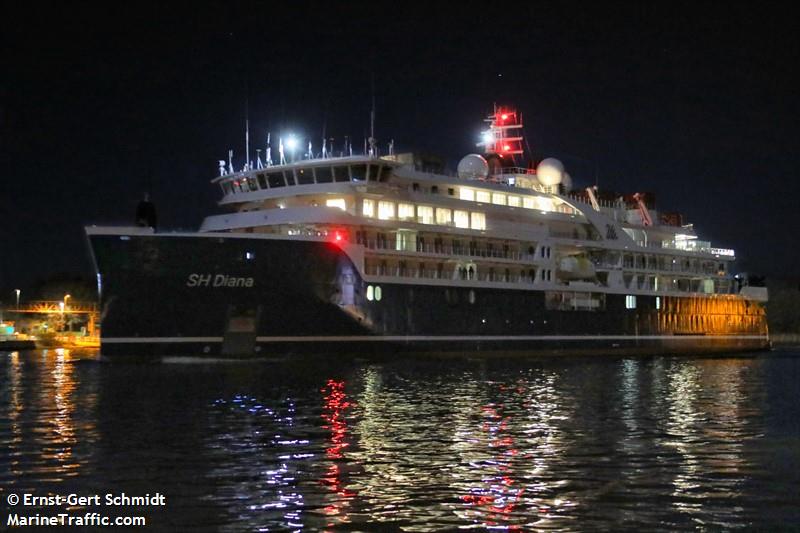 sh diana (Passenger (Cruise) Ship) - IMO 9921740, MMSI 352002418, Call Sign 3E3879 under the flag of Panama