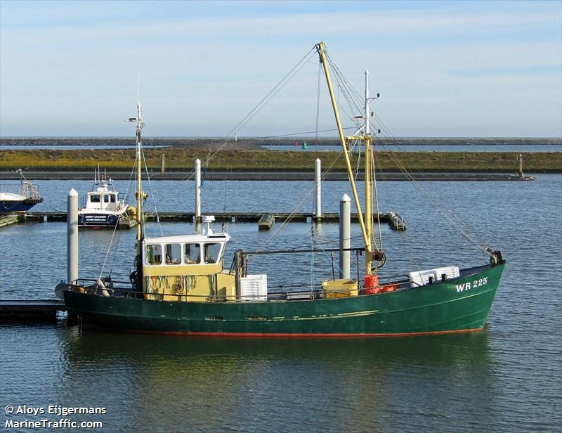 wr225 semper crescen (Fishing vessel) - IMO , MMSI 244615536, Call Sign PI8239 under the flag of Netherlands