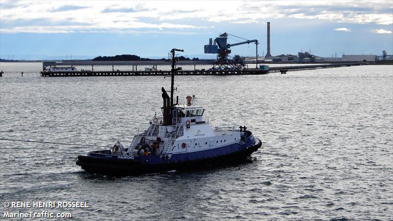 hauroko (Tug) - IMO , MMSI 512046000, Call Sign ZMA3572 under the flag of New Zealand