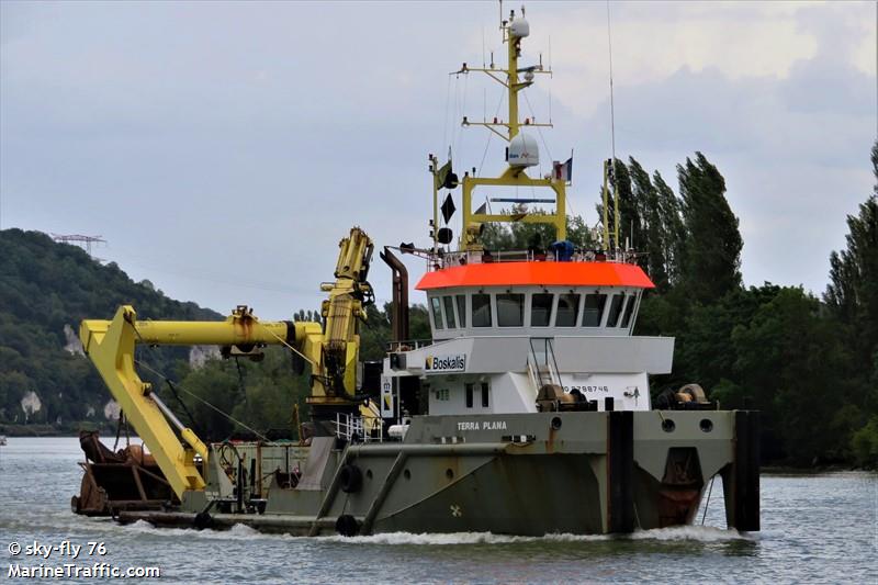 terra plana (Dredger) - IMO 9788746, MMSI 209396000, Call Sign 5BBX5 under the flag of Cyprus