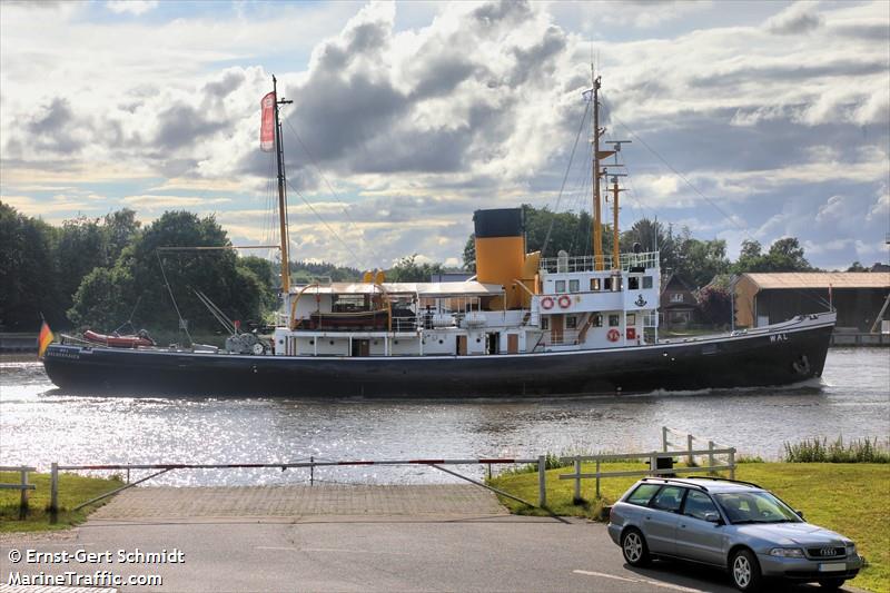 wal (Icebreaker) - IMO 8862662, MMSI 211253400, Call Sign DFDR under the flag of Germany