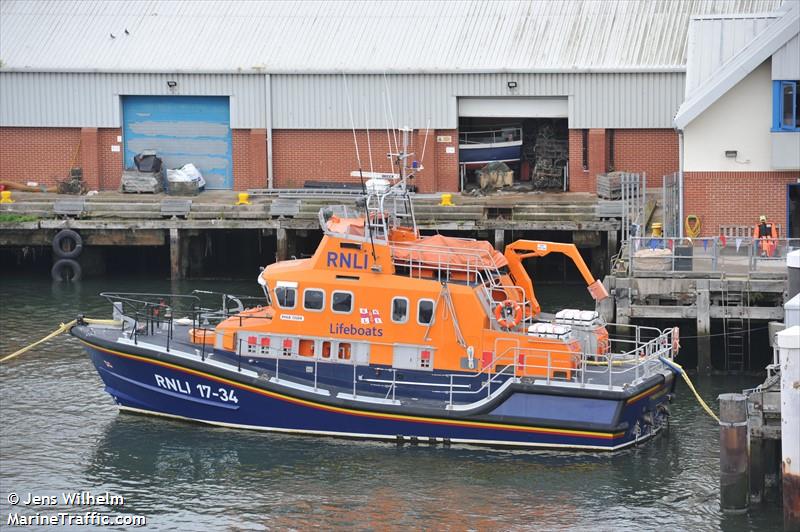 rnli lifeboat 17-34 (SAR) - IMO , MMSI 235005119, Call Sign VSWX6 under the flag of United Kingdom (UK)