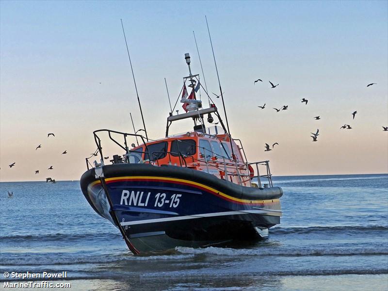 rnli lifeboat 13-15 (SAR) - IMO , MMSI 235109052, Call Sign 2IEK3 under the flag of United Kingdom (UK)