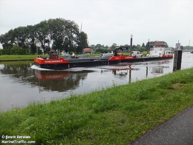 scheldemond i (Dredging or UW ops) - IMO , MMSI 244690020, Call Sign PB6045 under the flag of Netherlands