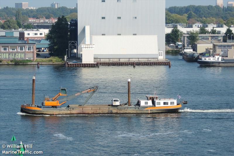 albatros (Dredging or UW ops) - IMO , MMSI 244710516, Call Sign PF4617 under the flag of Netherlands