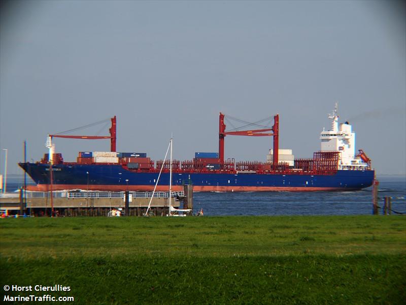 spinel (Container Ship) - IMO 9337028, MMSI 255805610, Call Sign CQFI under the flag of Madeira