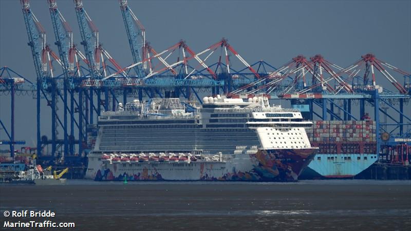 manara (Passenger (Cruise) Ship) - IMO 9733117, MMSI 538010484, Call Sign V7A6105 under the flag of Marshall Islands