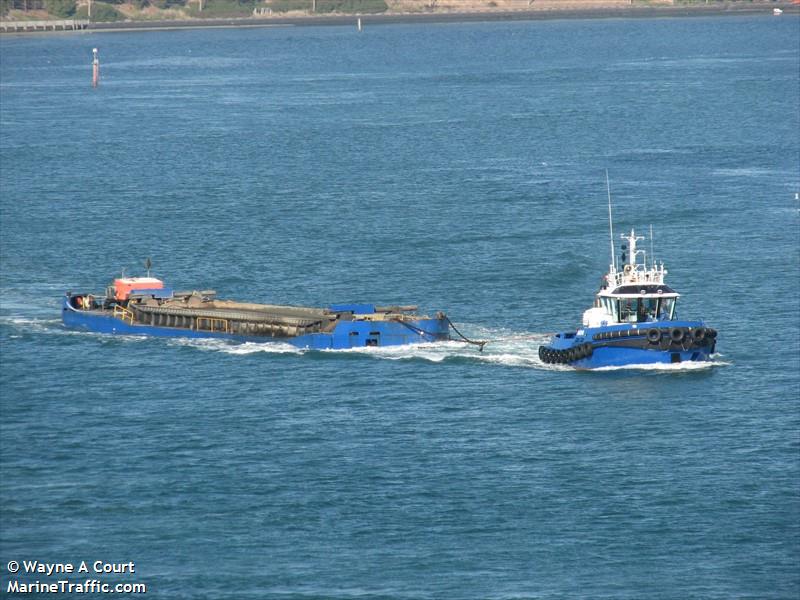 arihi (Tug) - IMO , MMSI 512005582, Call Sign ZMW7668 under the flag of New Zealand