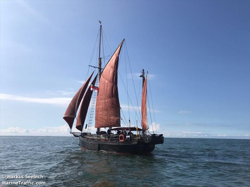 gloriana (Sailing vessel) - IMO , MMSI 211604000, Call Sign DCFV under the flag of Germany