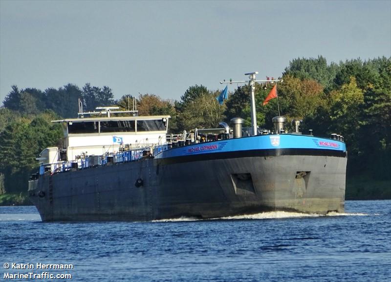 michael deymann (Tanker) - IMO , MMSI 211888200, Call Sign DA5202 under the flag of Germany