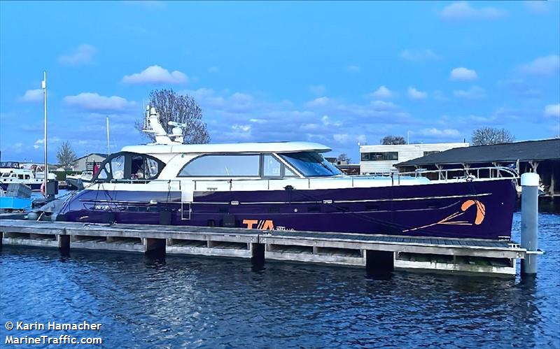 karma vida (Pleasure craft) - IMO , MMSI 211892030, Call Sign DH9575 under the flag of Germany
