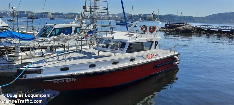 red boat rj 05 (Fishing vessel) - IMO , MMSI 710010770, Call Sign PQ6093 under the flag of Brazil