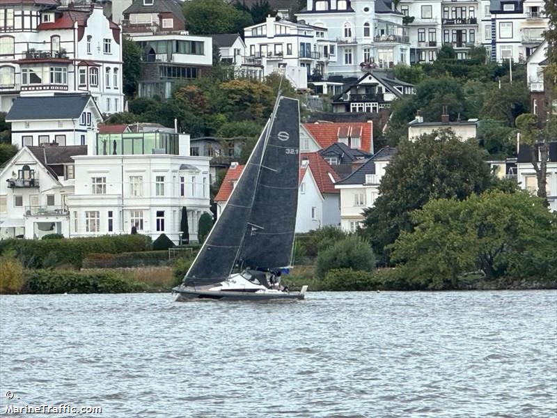 iconic (Sailing vessel) - IMO , MMSI 211168420, Call Sign DG4817 under the flag of Germany