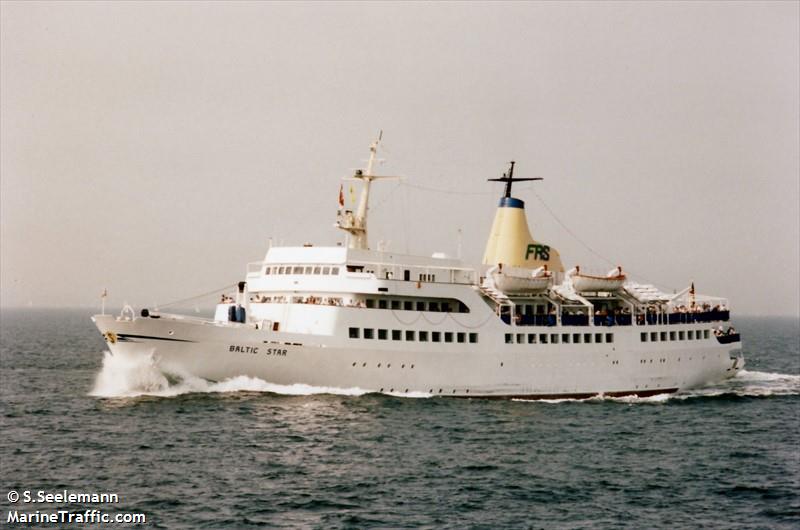 galapagos legend (Passenger Ship) - IMO 5404964, MMSI 735057603, Call Sign HC4658 under the flag of Ecuador