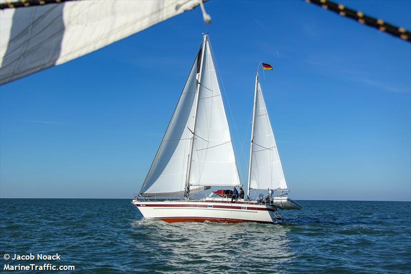 hey joe (Sailing vessel) - IMO , MMSI 211881090, Call Sign DH3252 under the flag of Germany