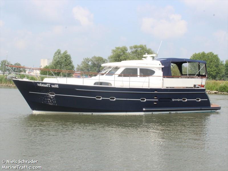 blue thunder (Pleasure craft) - IMO , MMSI 211884470, Call Sign DD9856 under the flag of Germany
