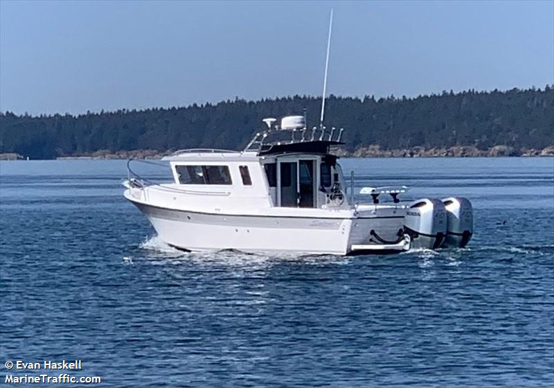 3 bouys (Pleasure craft) - IMO , MMSI 338445953 under the flag of USA