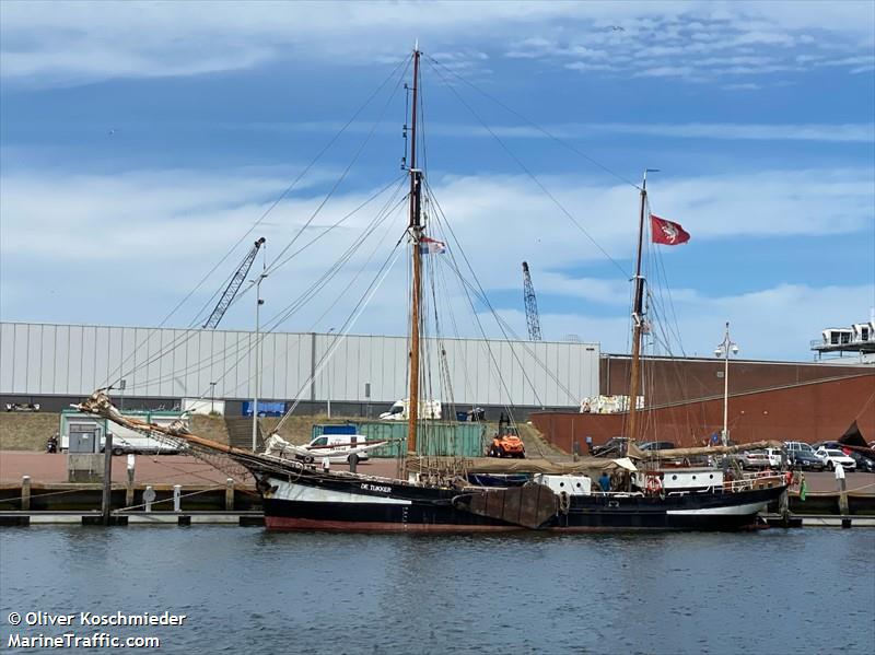 de tukker (Sailing vessel) - IMO , MMSI 577581000, Call Sign YJXL4 under the flag of Vanuatu