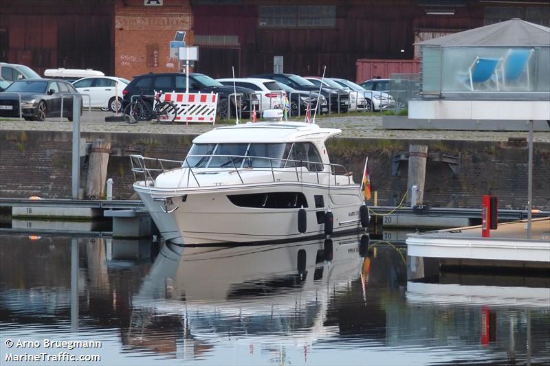 golfinho (Pleasure craft) - IMO , MMSI 211891020, Call Sign DOUS under the flag of Germany