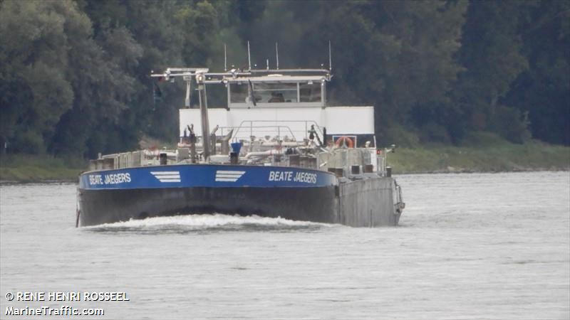 beate jaegers (Tanker) - IMO , MMSI 211500400, Call Sign DC2874 under the flag of Germany