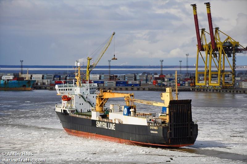 eystnes (Ro-Ro Cargo Ship) - IMO 7922166, MMSI 231774000, Call Sign OZ2101 under the flag of Faeroe Islands