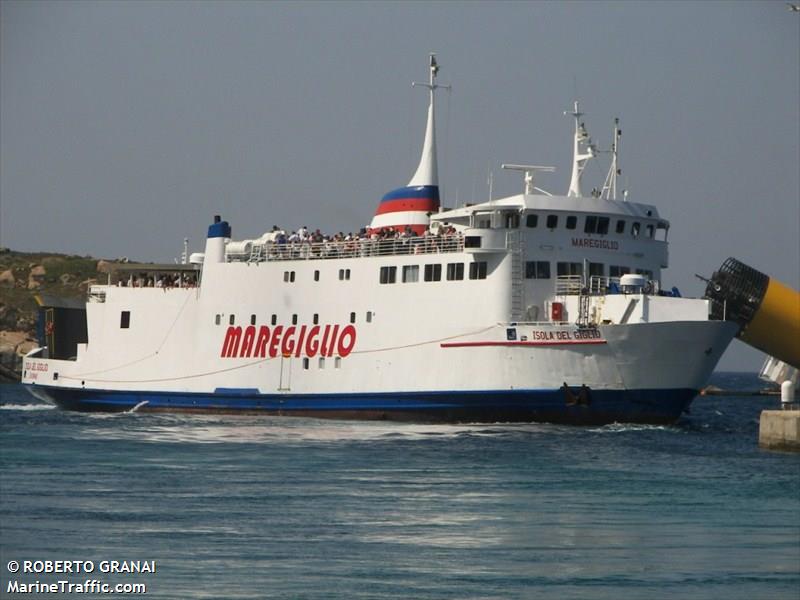 isola del giglio (Passenger/Ro-Ro Cargo Ship) - IMO 7321714, MMSI 247621000, Call Sign IBLT under the flag of Italy