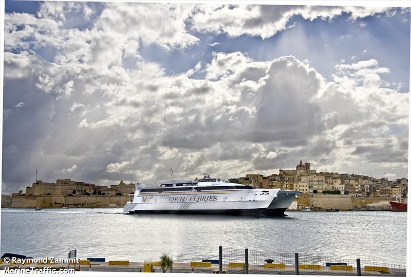 jean de la valette (Passenger/Ro-Ro Cargo Ship) - IMO 9559743, MMSI 249898000, Call Sign 9HA2063 under the flag of Malta