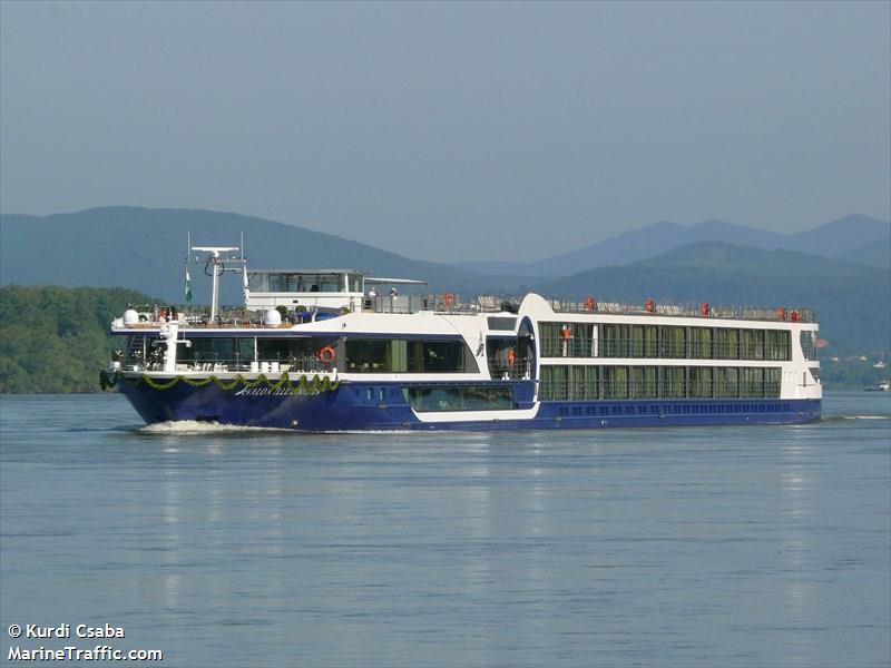 avalon illumination (Passenger ship) - IMO , MMSI 269057453, Call Sign HE7453 under the flag of Switzerland