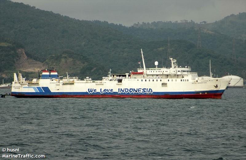 kmp royal nusantara (Passenger/Ro-Ro Cargo Ship) - IMO 7224837, MMSI 525002069, Call Sign YHIU under the flag of Indonesia