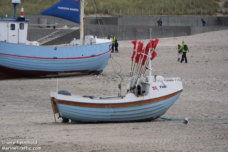 t165 fru andersen (Fishing vessel) - IMO , MMSI 219023158 under the flag of Denmark
