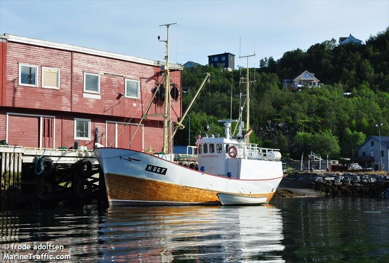 feskarjenta (Pleasure craft) - IMO , MMSI 257251420, Call Sign LM4208 under the flag of Norway