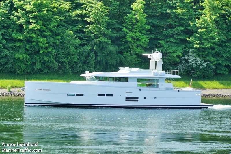big beaver (Pleasure craft) - IMO , MMSI 319233700, Call Sign ZGQM3 under the flag of Cayman Islands